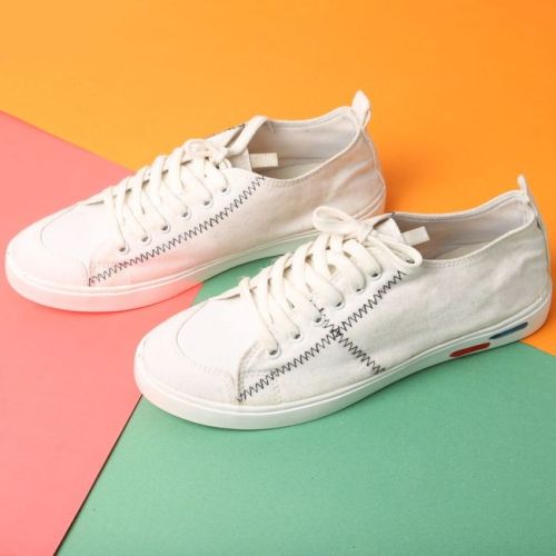 Women's White Casual Sneakers image